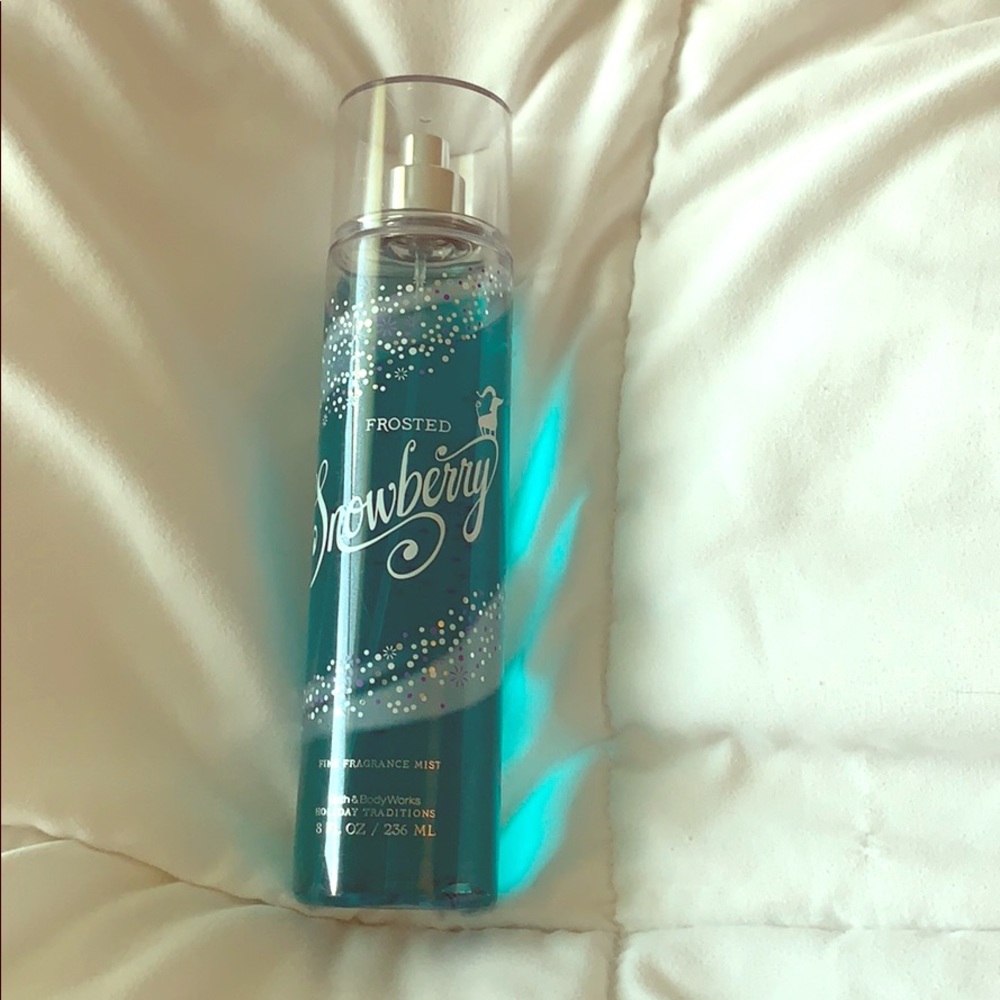 Frosted Snowberry Fine Fragrance Mist 8 Fl oz.